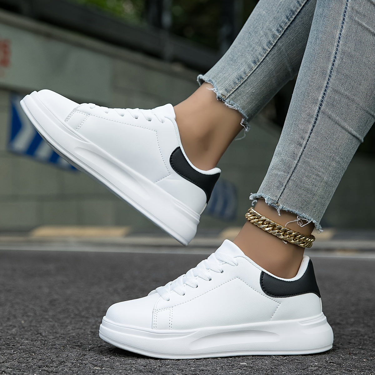 Romy – Adidași din piele albă în look curat