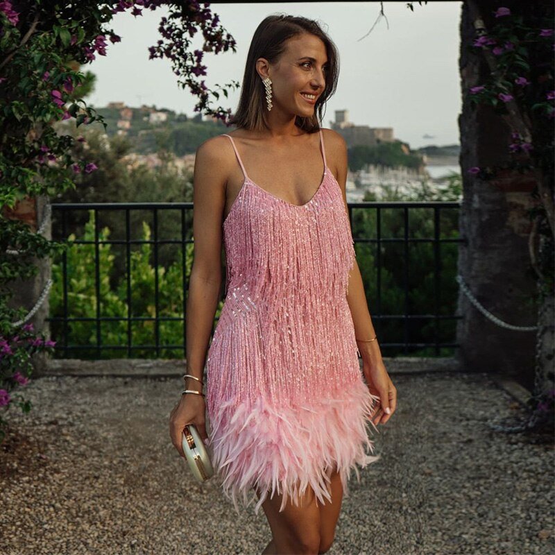 Meera - Rochie Scurtă de Petrecere Pene, Elegant & Atragător