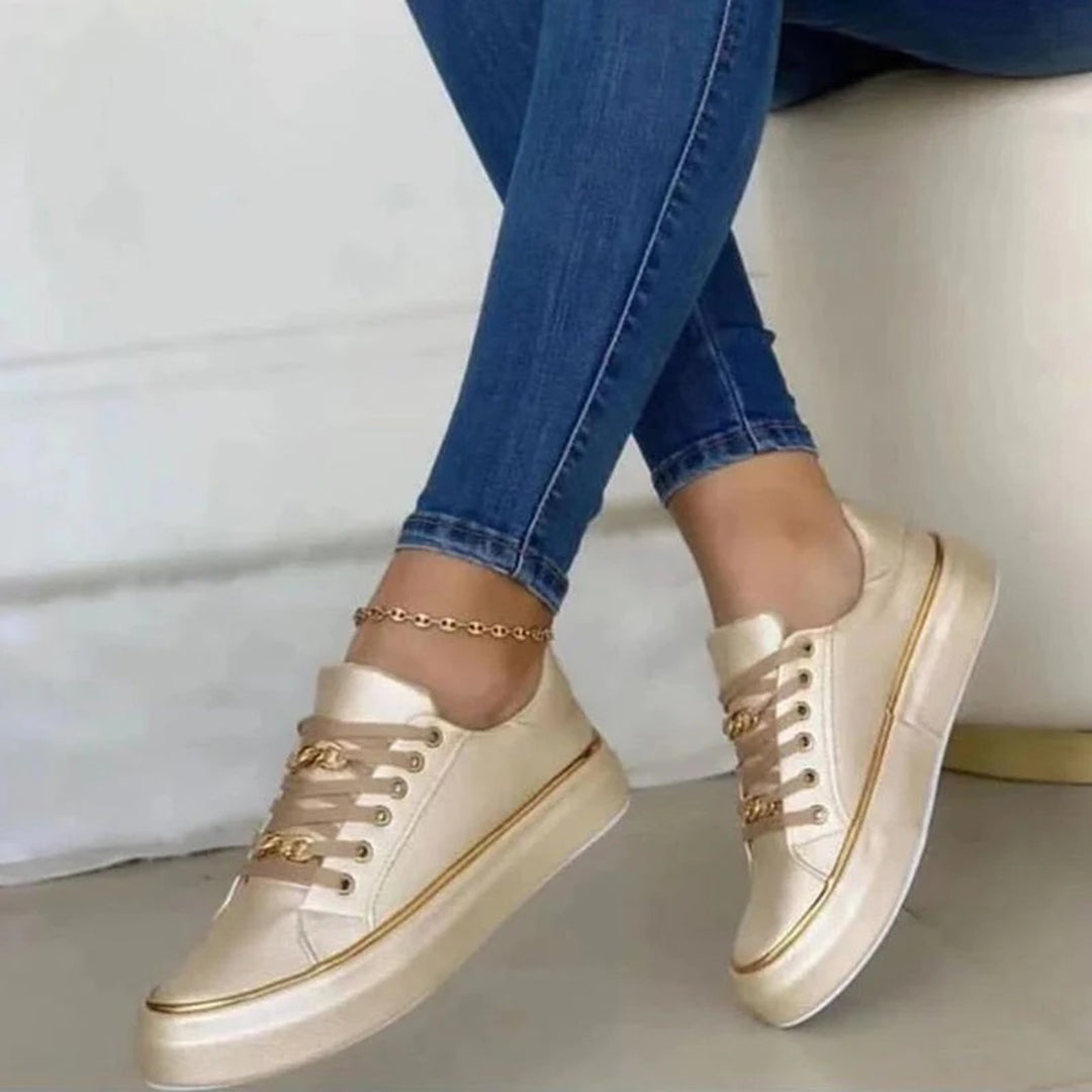 Chiara – Adidași albi cu accent auriu