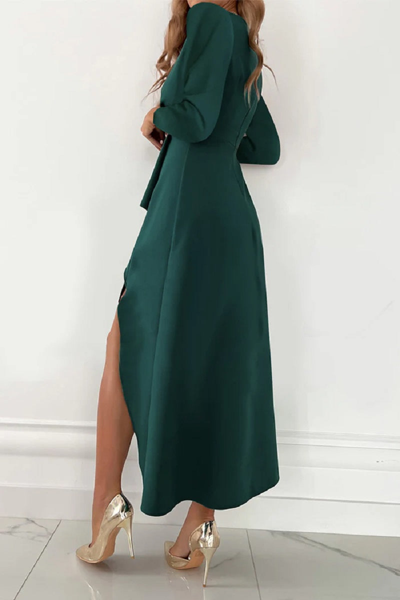 Cherry – Rochie plisată monocromă, perfectă pentru ocazii speciale