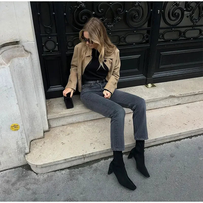 Lena – Jachetă scurtă din piele întoarsă cu închidere cu nasturi