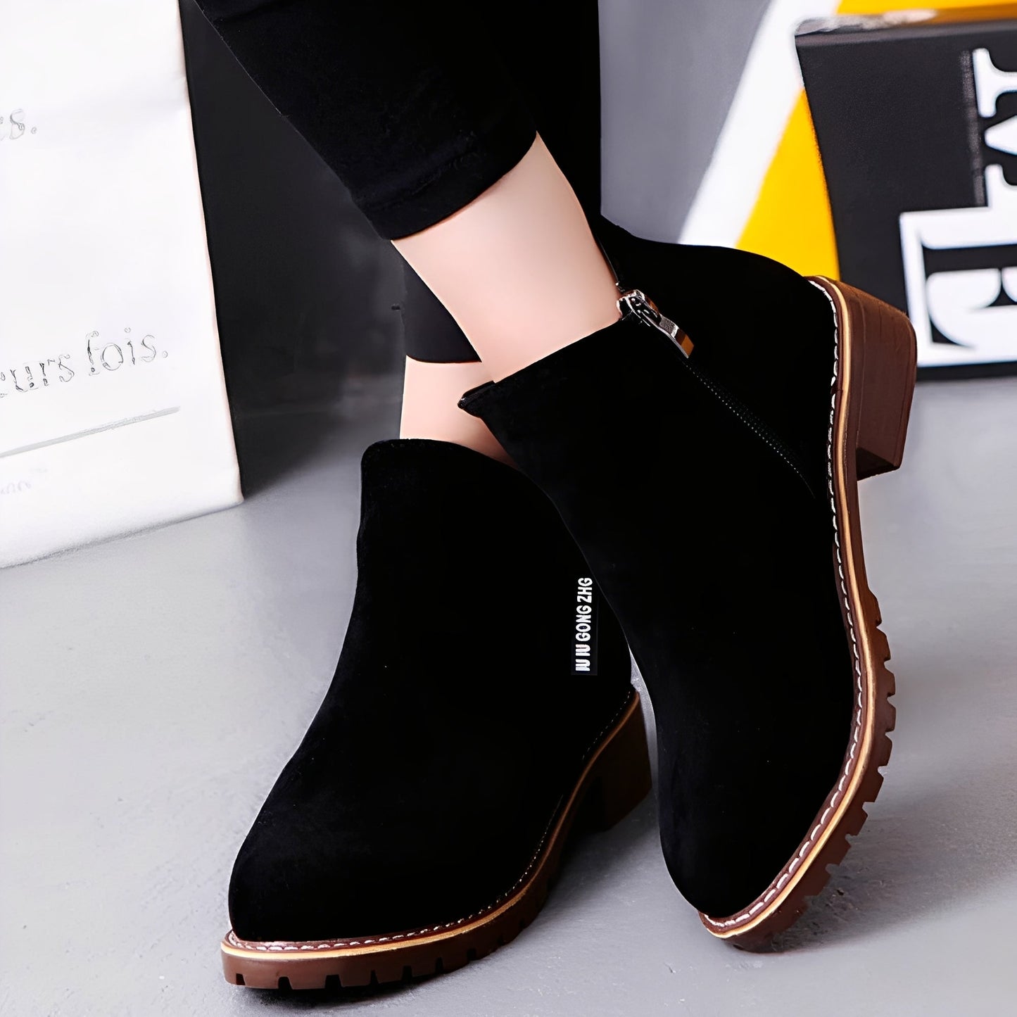 Chantelle - Elegante Botine din Piele Întoarsă pentru Femei