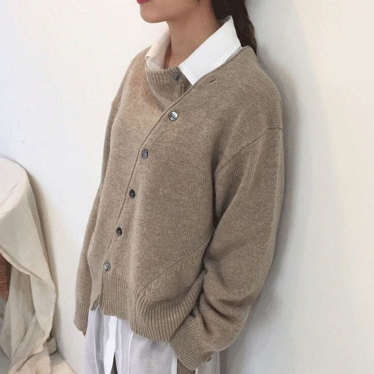 Erica - Jachetă în look modern cu detalii de nasturi