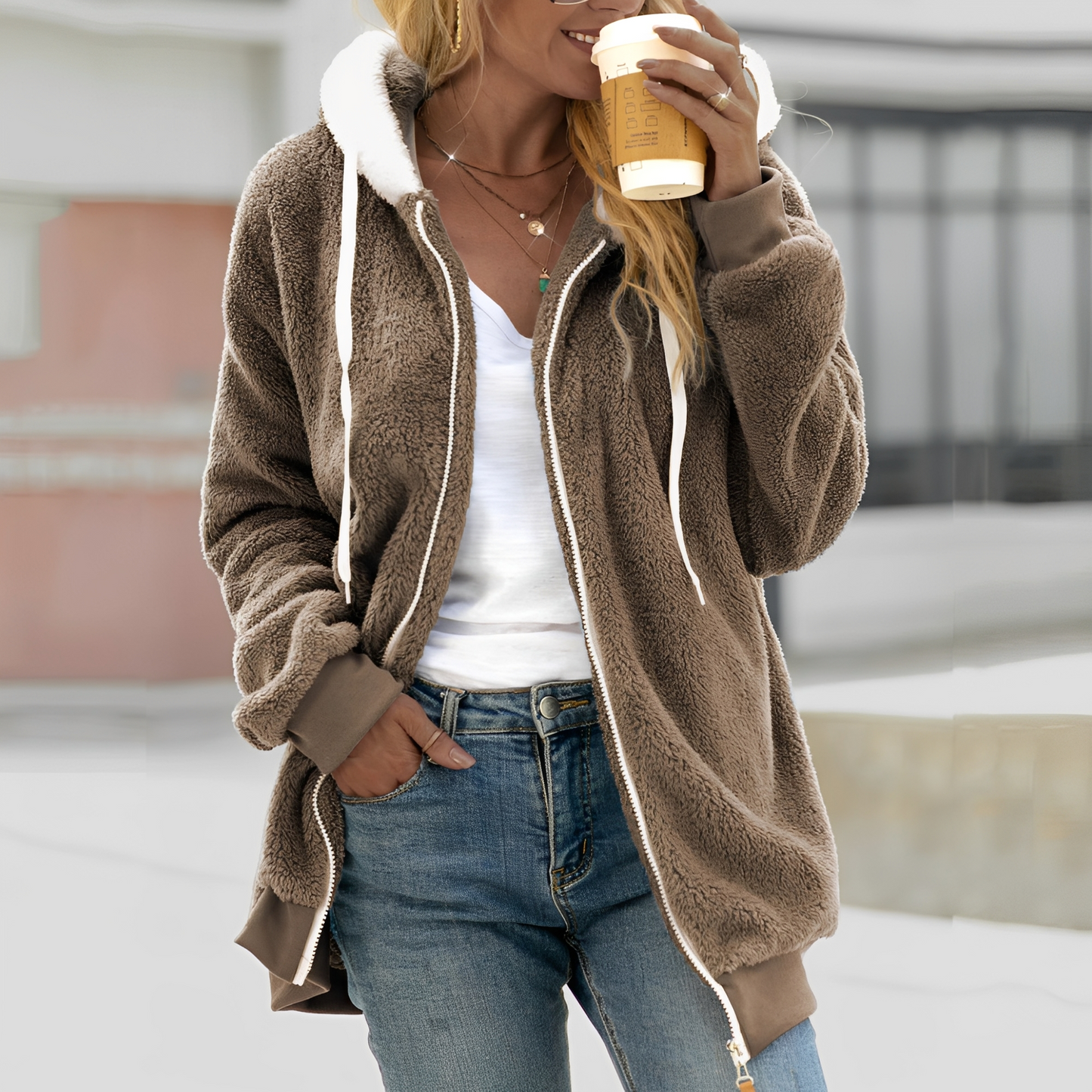 Chloe - Jachetă călduroasă, cu glugă și căptușeală Sherpa pentru femei