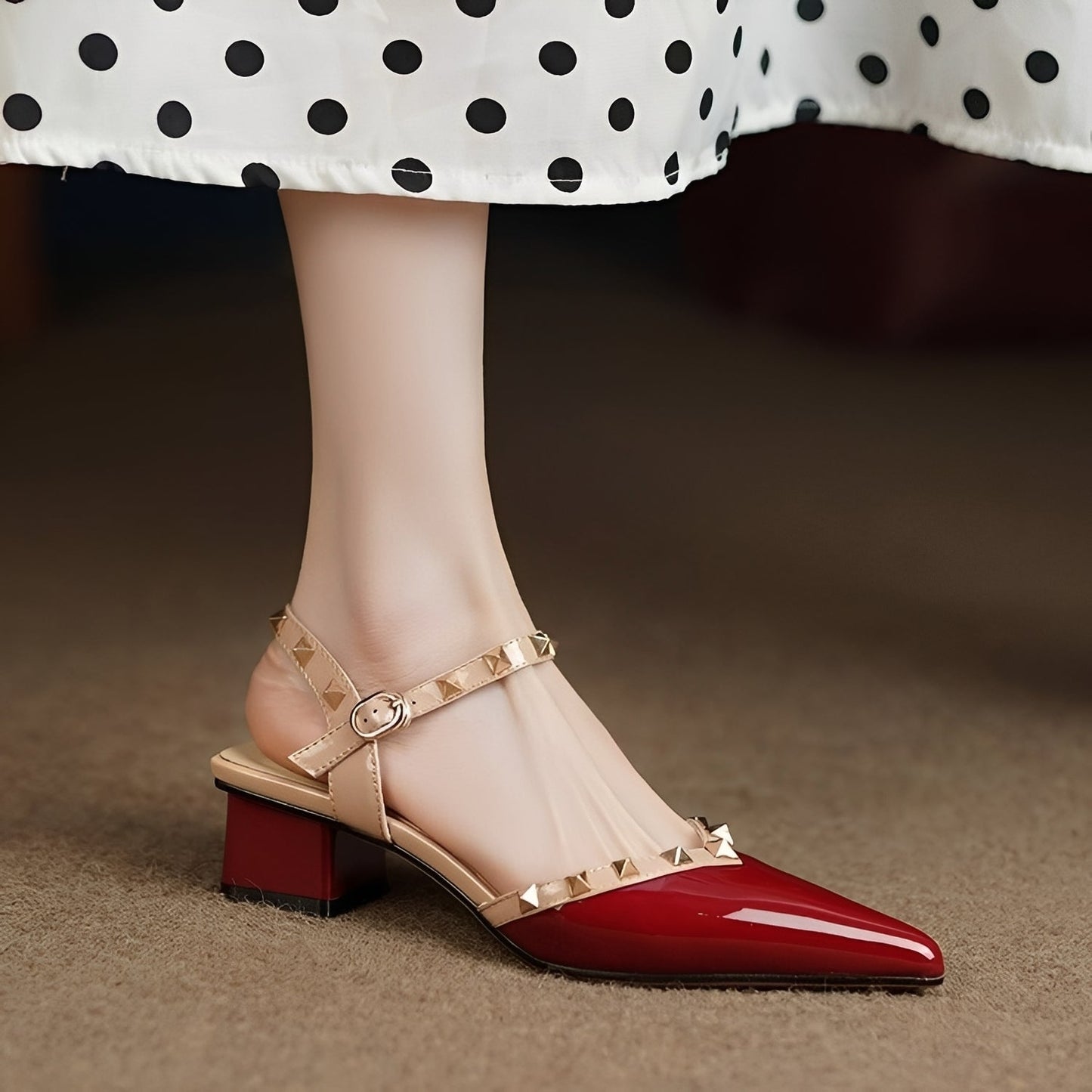 Paula - Pantofi eleganți cu nasturi ascuțiți pentru femei