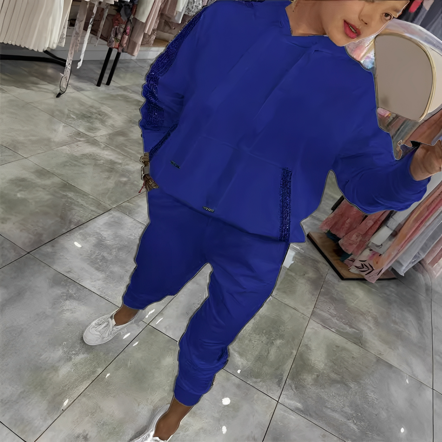 Tiffany - Set stilizat din bluză cu glugă și pantaloni pentru femei