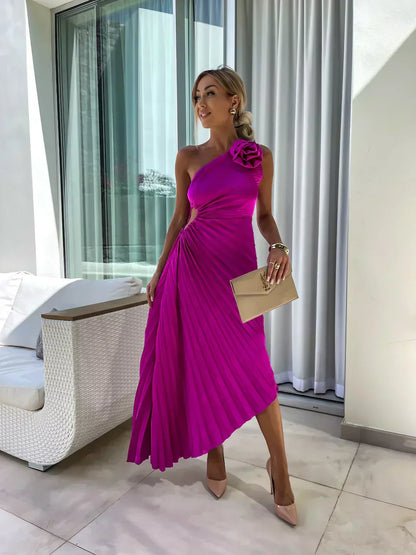 Agatha - Rochie elegantă cu pliuri și accent pe umeri
