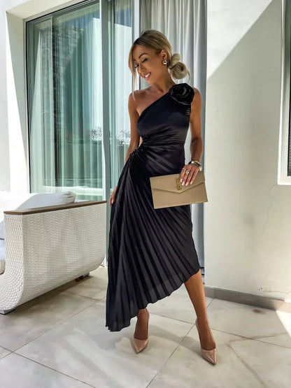 Agatha - Rochie elegantă cu pliuri și accent pe umeri