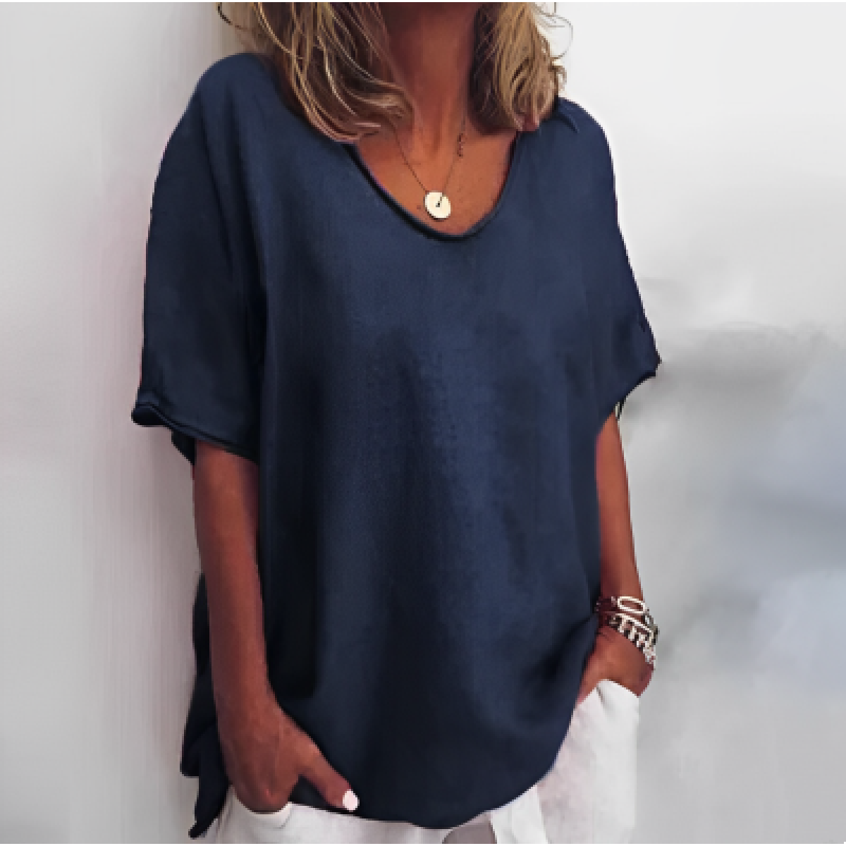 Isla – Top de Vară cu Decolteu V Ușor și Aerisit