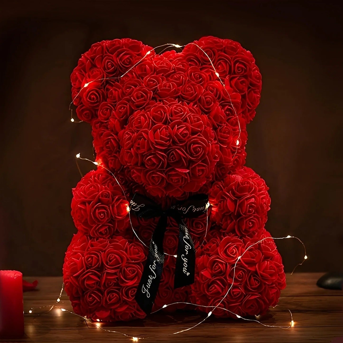 Teddie - Ursuleț romantic din trandafiri cu cutie cadou cu LED pentru Ziua Îndrăgostiților