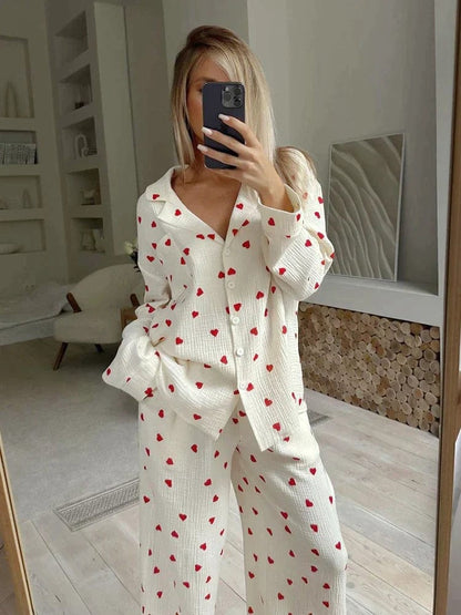 Lola – Pijama elegant cu motive inimioare